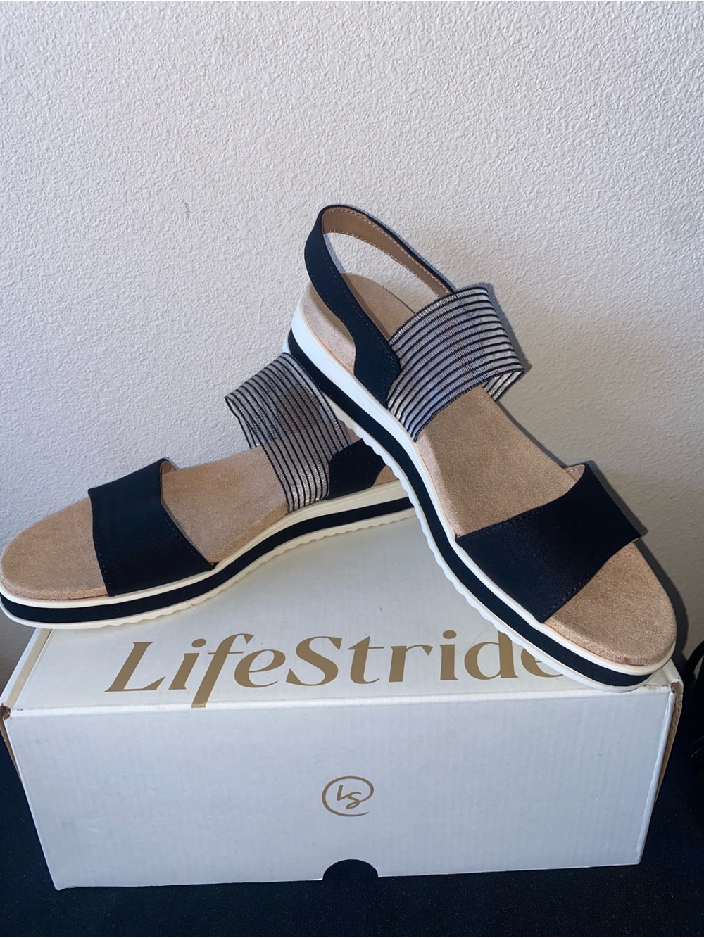 Life Stride Black and Tan Elastic Strap Sandals